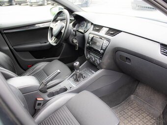 Škoda Octavia Combi 2.0 TDI DPF RS - 15