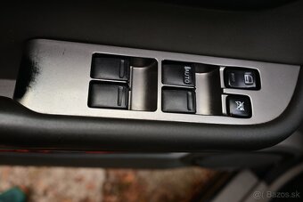 Predám Nissan X-TRAIL 2,5 benzín 4X4 - 15