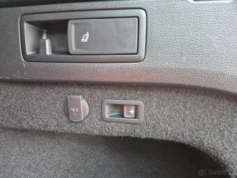 Volkswagen Passat B8 Variant 2.0 TDI Elegance 4Motion DSG - 15