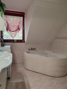 Exkluzívne u nás rodinná vila obec Prietrž - 15