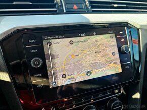 Volkswagen Passat Variant 2.0 TDI Elegance DSG - 15