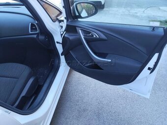 --REZERVOVANÉ-- Opel Astra 1.7CDTi Sports Tourer - 15