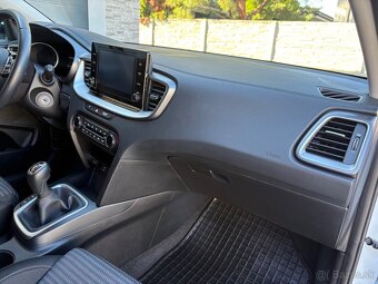 KIA ceed sw 1.5T-GDi - 15