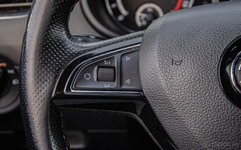 Škoda Octavia Combi 2.0 TDI RS - 15