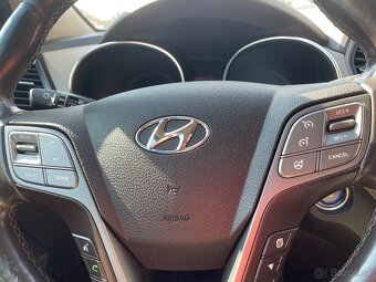Hyundai Grand Santa Fe - 15