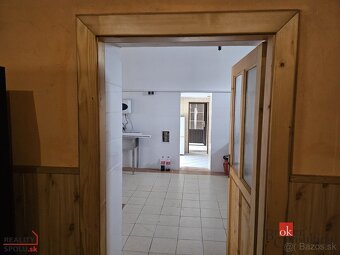 Ponúkame na predaj polyfunkčný objekt v oblízkosti miest Lev - 15