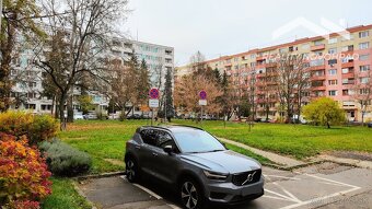 Štýlový 2-izb. byt s balkónom v absolútnom centre Lučenca - 15