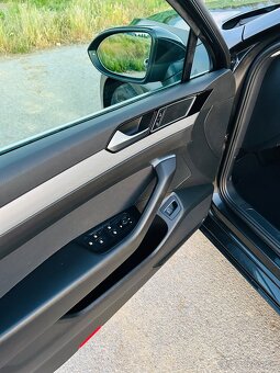 Volkswagen Passat 2.0 TDI DSG /VIRTUAL - 15