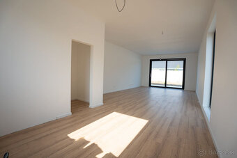 Vysokokvalitný 4-izbový bungalov, ÚP 115,42m2 - 15