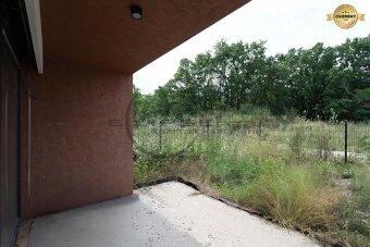 NA PREDAJ moderný 2-izbový byt so záhradou v Kostolišti - 15