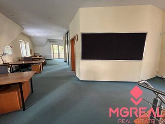 Budova blízko centra Topoľčany / PREDAJ - 15