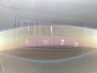 2018 Kia venga, zlatá edícia - 15