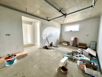 Reality KOMPLEX s.r.o. ponúka na PREDAJ 5 izbový rodinný dom - 15