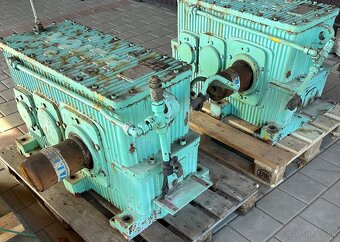 Pomalobežné elektromotory s prevodovkami - 15