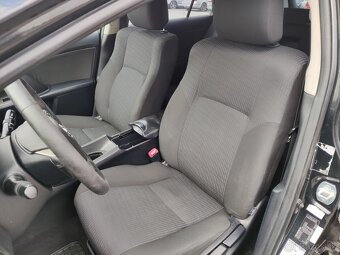 Toyota Avensis - 15