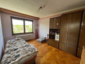 Rodinný dom na 1269 m2 pozemku - Malý Lapáš - 15