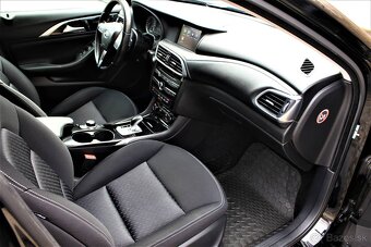 Infiniti QX 30 2.2D 4x4 7 AT Premium AWD, 360° kamera, Merce - 15