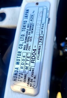 Honda Africa Twin XRV750 RD04 - 15