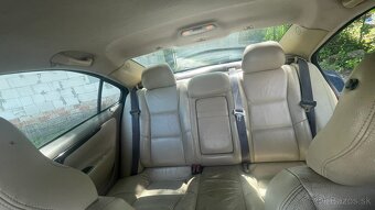 Volvo S60 2.4 - 15