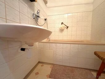 Útulný 2 izbový byt vo výbornej lokalite mesta Holíč - 15