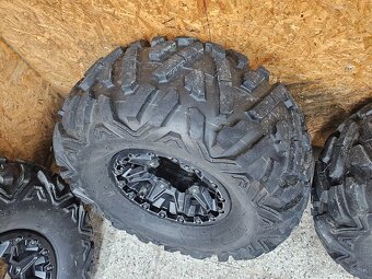 kolesá Can Am tvorkolka - 15