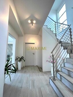 TOP - ZNÍŽENÁ CENA – Veľký 5 izbový rodinný dom po kompletne - 15