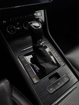 Superb Premium 2.0tdi DSG MATRIX VIRTUAL - 15
