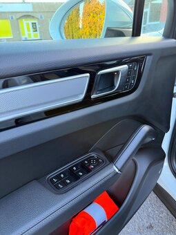 Porsche Cayenne Platinum Edition - možný odpočet DPH - 15