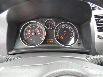 Opel zafira 1,6 7miestne - 15