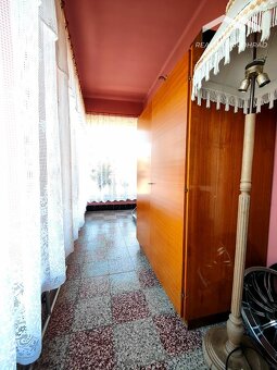 Priestranný rodinný dom v blízkosti centra mesta - 15