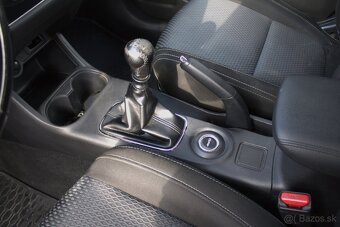 Mitsubishi Outlander 2.2 DI-D Intense+, 150k, 7 miestny - 15