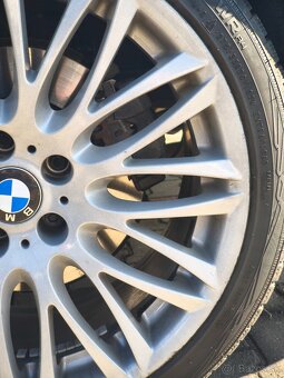 BMW 740i (3 liter benzín) - 15