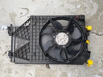 ŠKODA NÁHRADNÉ DIELY KAROSÁRSKE - 15