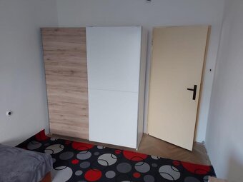 Hľadám jednu osobu do podnájmu - Staré Mesto - 15