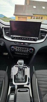 Kia Ceed SW 1.5 T-GDi GT-Line  automat 7st - 15