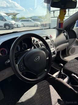 Kia Ceed - 15