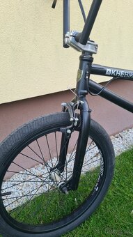 KHE BIKES SILENCER 2022 TOP STAV - 15