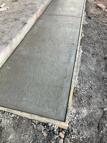Leštený, metličkový betón, betónová priemyselná podlaha - 15