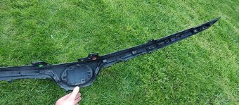 Toyota Corolla XII E21 2018 pre SEDAN - predna maska logo - 15