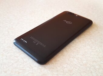 Predám 5,2 palcový 4G LTE Smartfon DUAL SIM Fot.SONY - - 15
