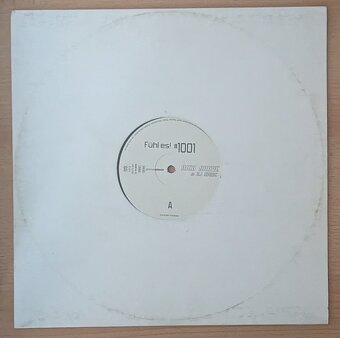 Predám exkluzívnu kolekciu raritných vinylov (promo a first - 15