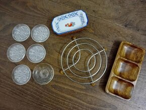 Kávová súprava, ozdobné vázy, misa, taniere, poháre - 15