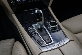 BMW Rad 7 750i 4.4 V8 - 15