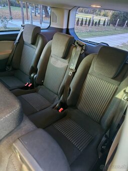 Ford Tourneo Custom - 15