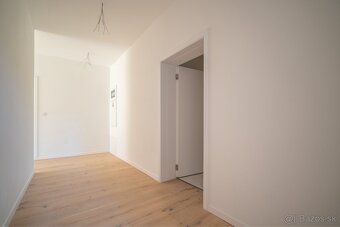 Predaj 2 izbového bytu s terasou Horský park, Staré Mesto BA - 15