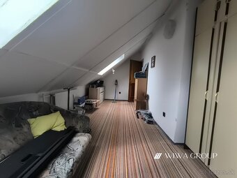 Na predaj priestranný rodinný dom v Ostrihome - 15