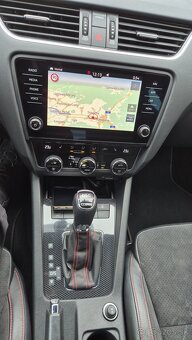 Škoda Octavia Combi 2.0 TDI RS DSG 4x4 - 15