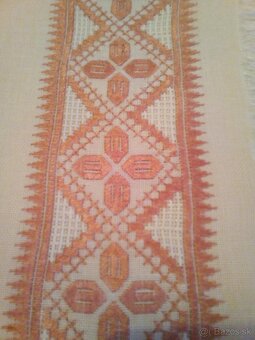 Ručne vyšívané obrusy 3 - 15