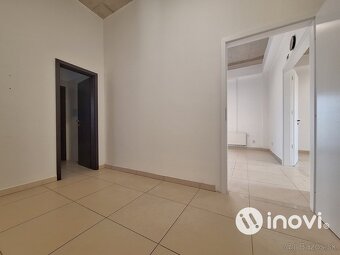 Obchodné priestory v centre moderného bývania R11 - 15