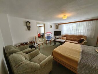 Rodinný dom 4 izb,  2 kuchyne, 2 kúpelne, 260m2, pozemok 936 - 15